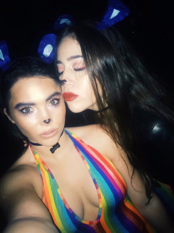 McKayla-Maroney-Cleavage-2