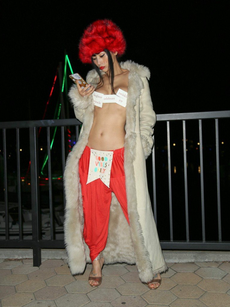 Bai-Ling-Sexy-33