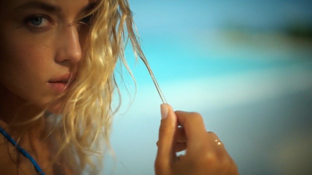 Hannah-Ferguson-Sexy-Irresistible-9