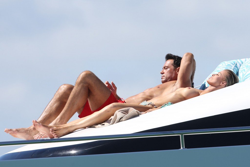 Joanna Krupa en Bikini Topless1