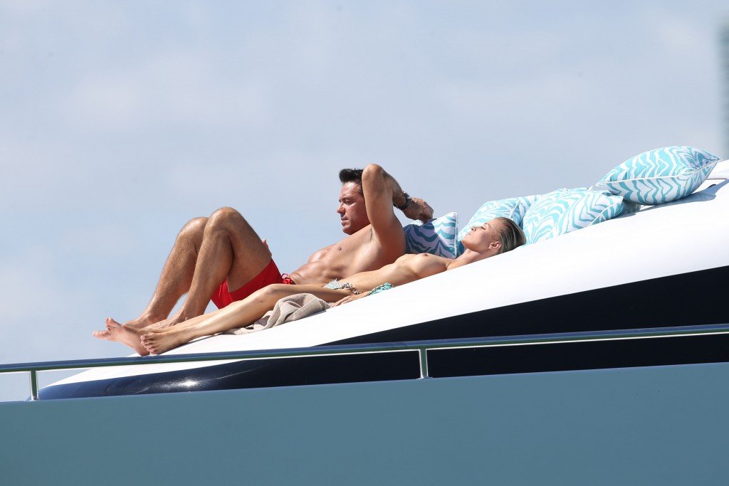 Joanna Krupa en Bikini Topless2