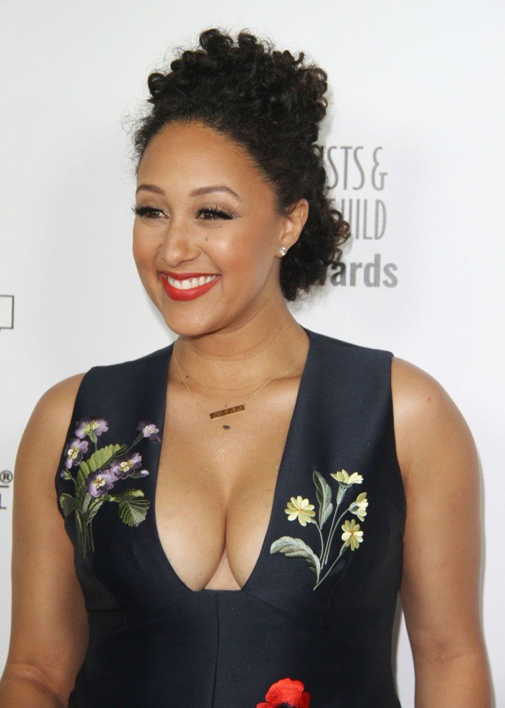 Tamera-Mowry-Cleavage-3