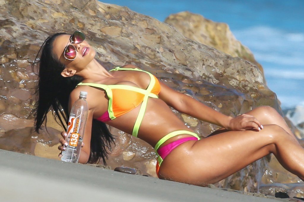 Val-Fit-in-a-Bikini-14