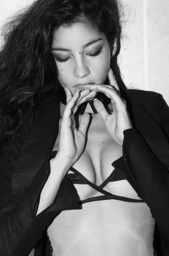 Emilie Payet Sexy & Topless-1