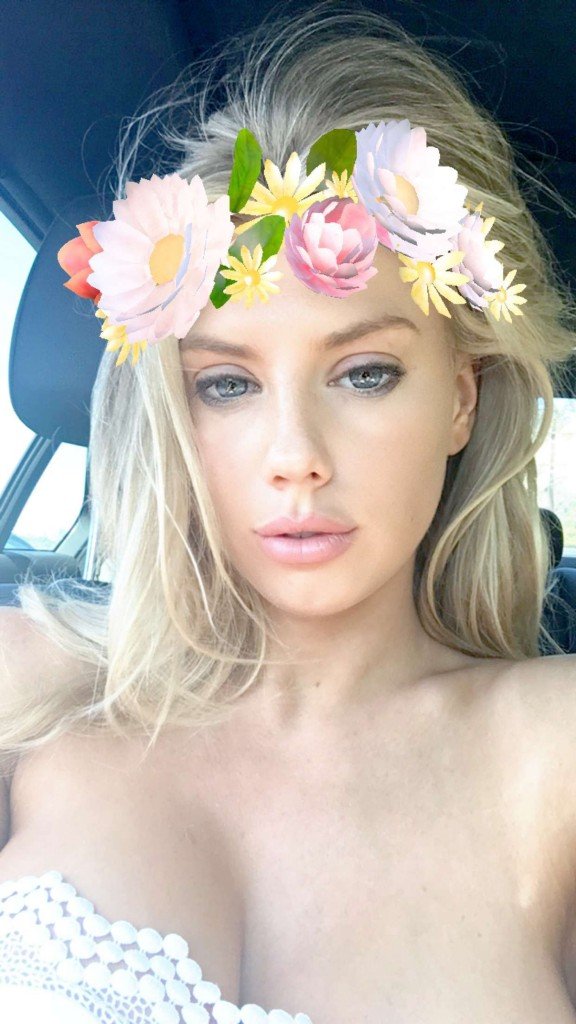 Selfies de Charlotte McKinney 2