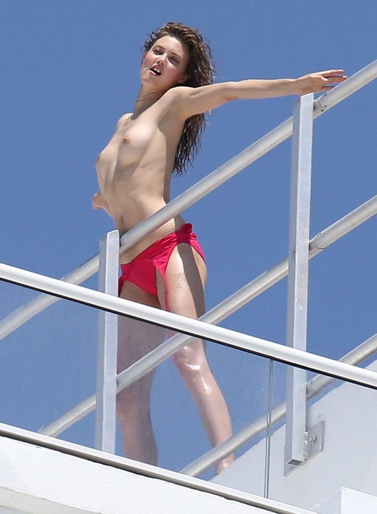 Lindsey Wixson Topless & Sexy 10