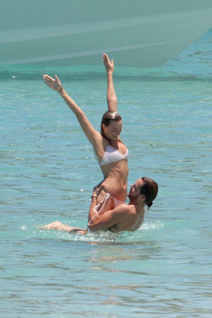 Margot Robbie en bikini 28