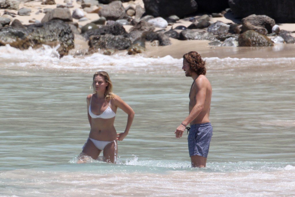 Margot Robbie en bikini 6