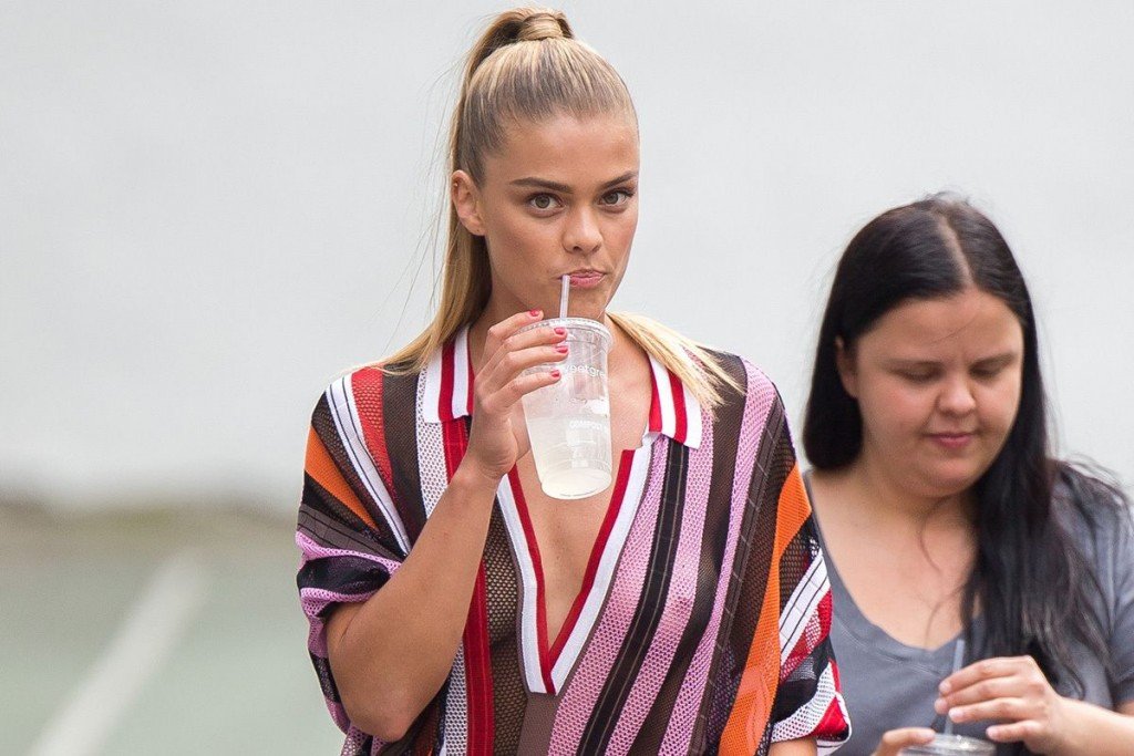 Nina Agdal Transparente 6