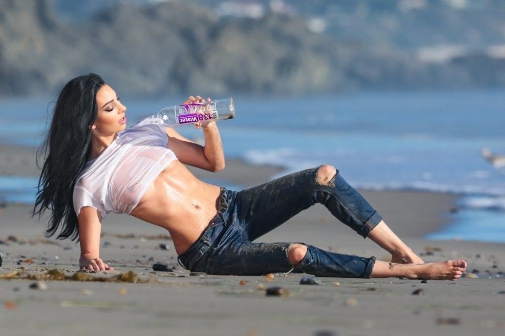 Amanda Geores See Through 17