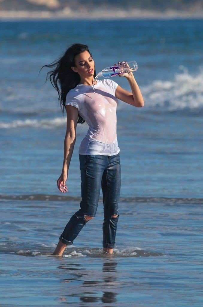Amanda Geores See Through 2