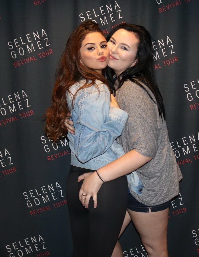 Selena Gomez Sexy Pics 3