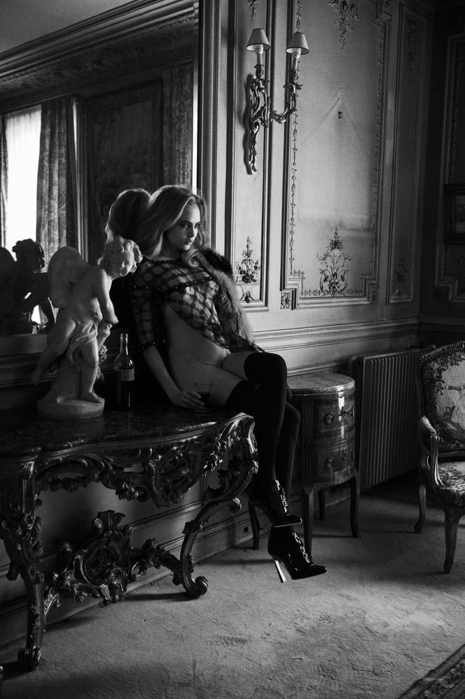 Cara Delevingne Topless & Sexy 5