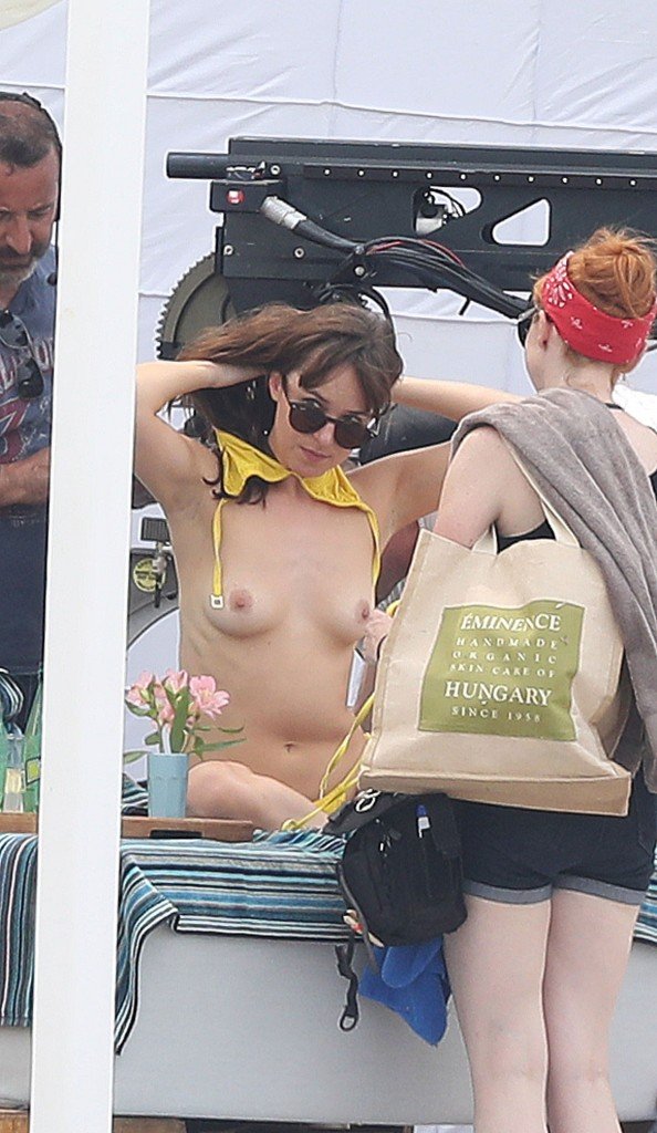 Dakota Johnson Torse Nu Nouveau 6
