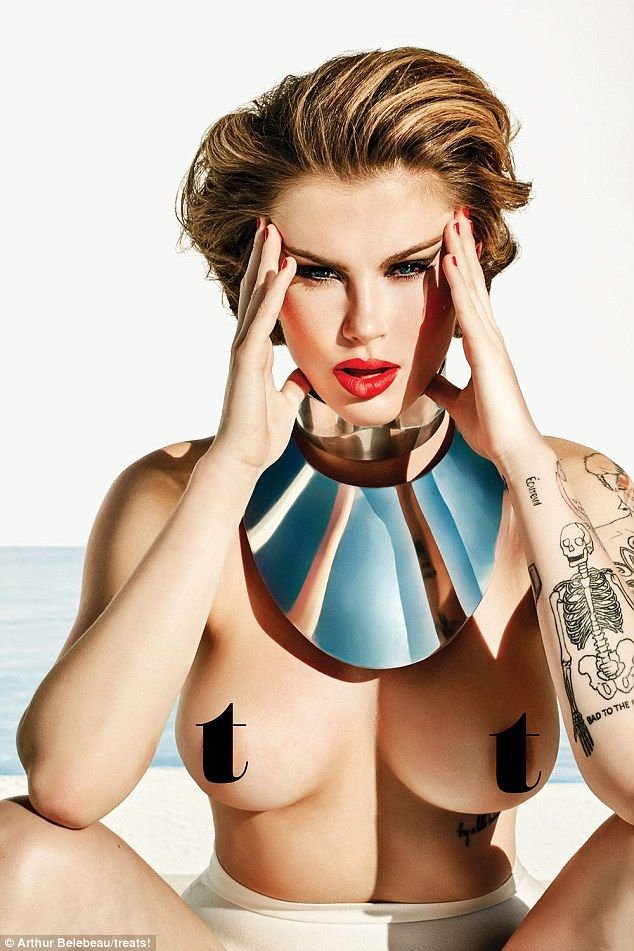 Ireland Baldwin Nude 2