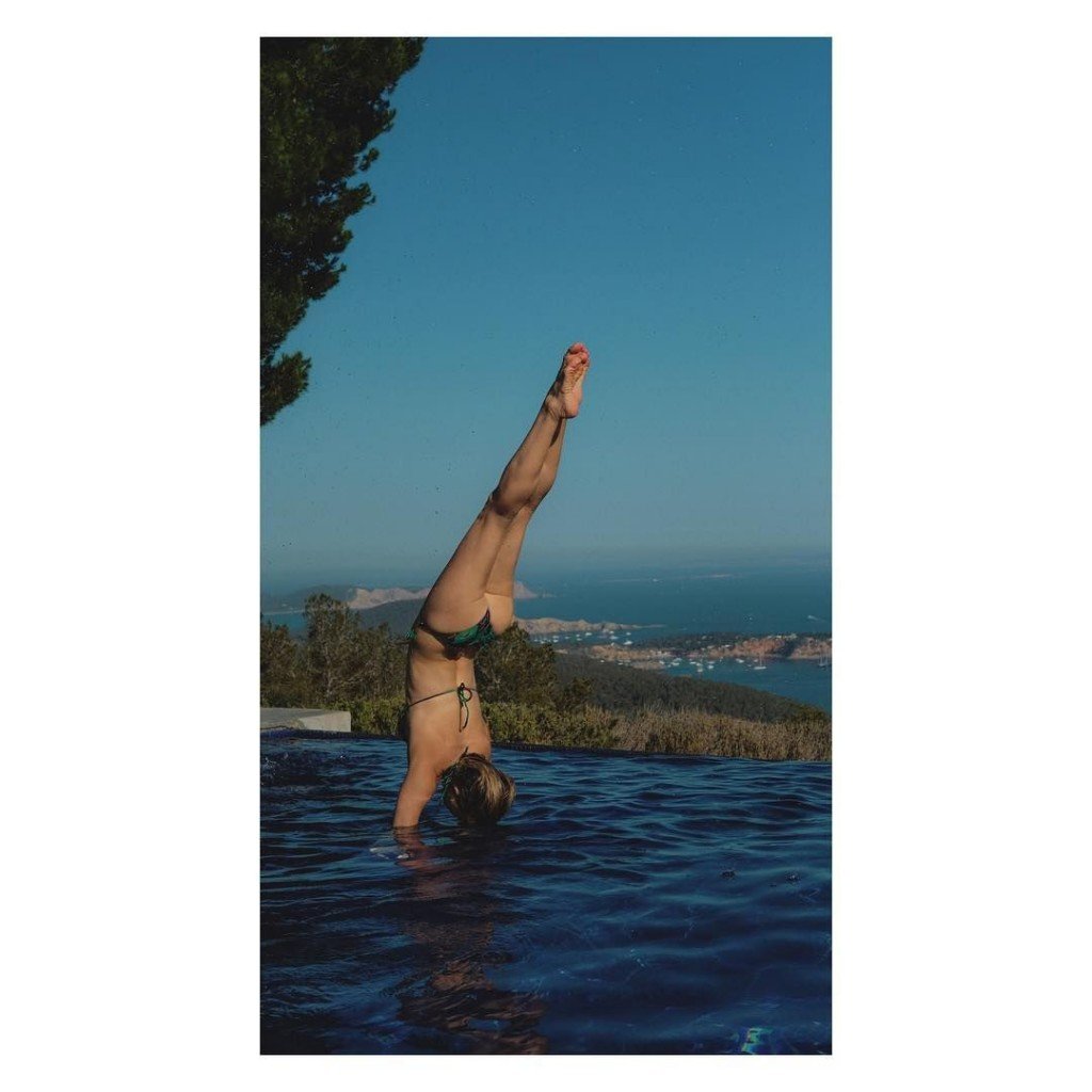 Kate Hudson en bikini 2