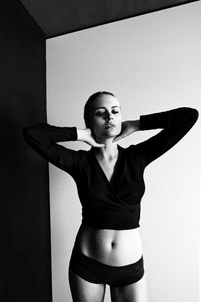 Madison Riley Nue & Sexy 14