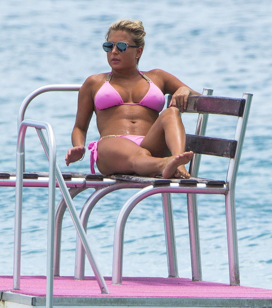 Zara Holland Sexy 22