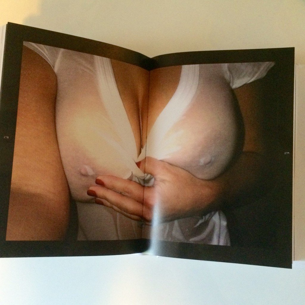 Les seins de Kim Kardashian 1