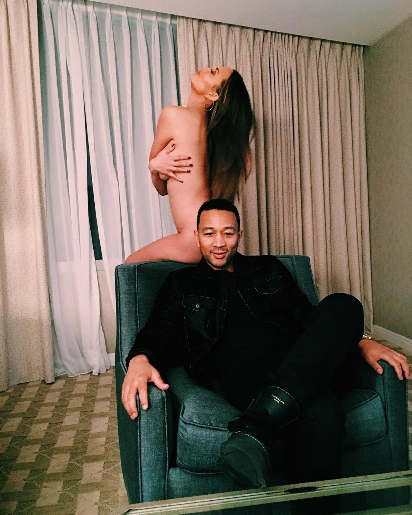 Chrissy Teigen Nude