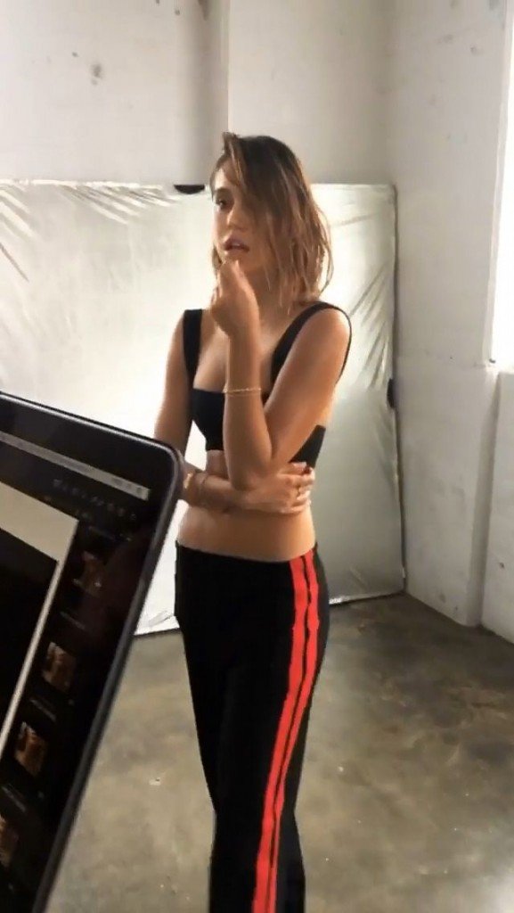 Alexis Ren Sexy 29 thefappening.so