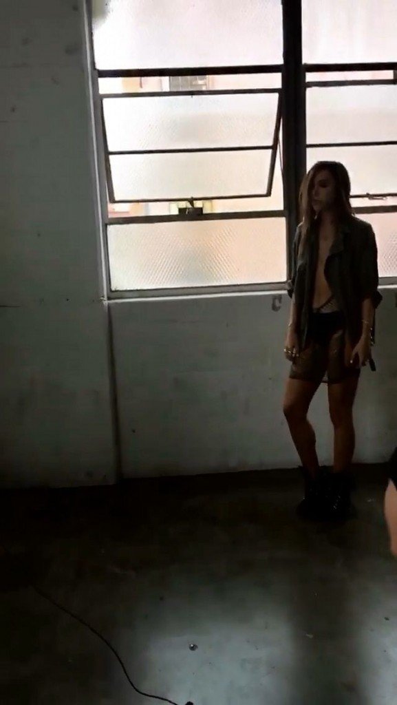 Alexis Ren Sexy 34 thefappening.so