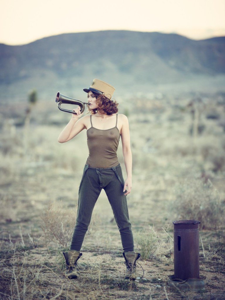 Lauren Cohan Sexy Topless 4