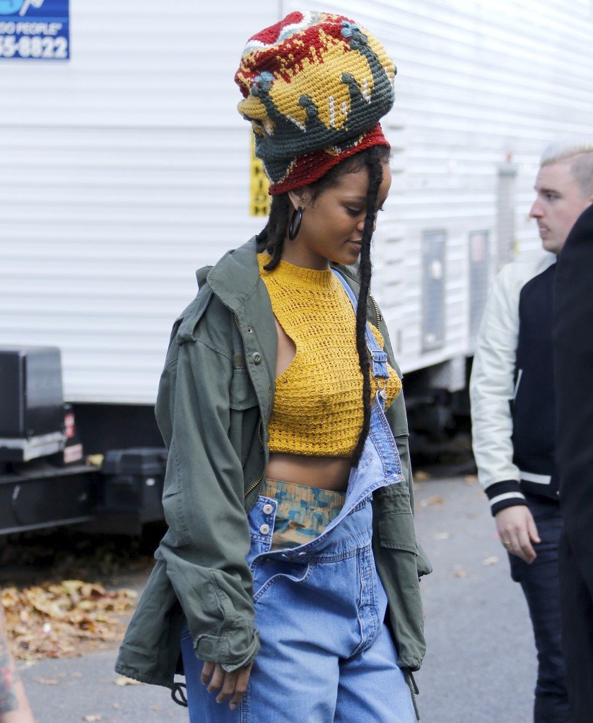 Rihanna Pokies 1