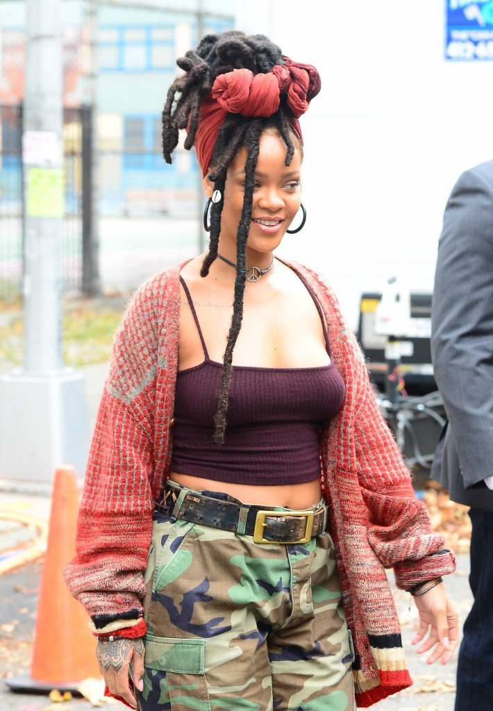 Rihanna Pokies 6
