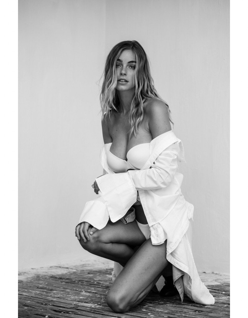 Elizabeth Turner Sexy thefappening.so 7