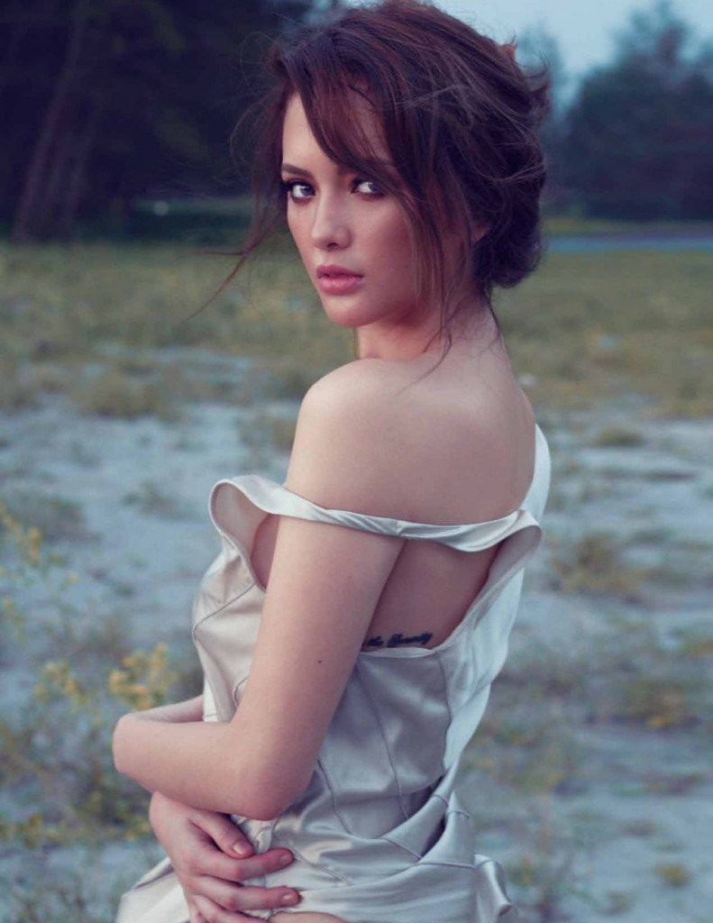 Ellen Adarna Nude & Sexy 2