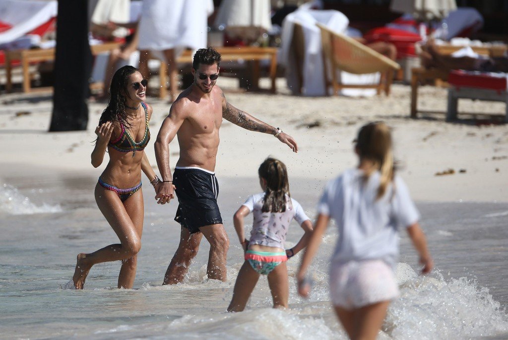 Izabel Goulart Sexy thefappening.so 75