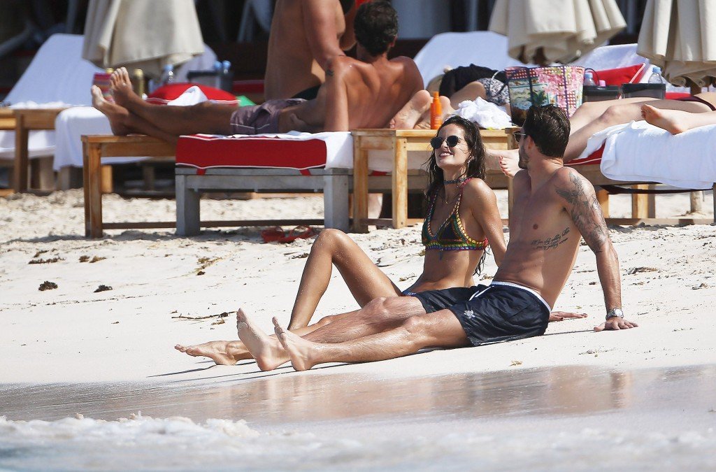 Izabel Goulart Sexy thefappening.so 76