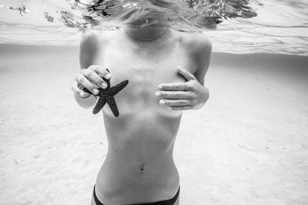 Alexis Ren Torse Nu & Sexy thefappening.so 13