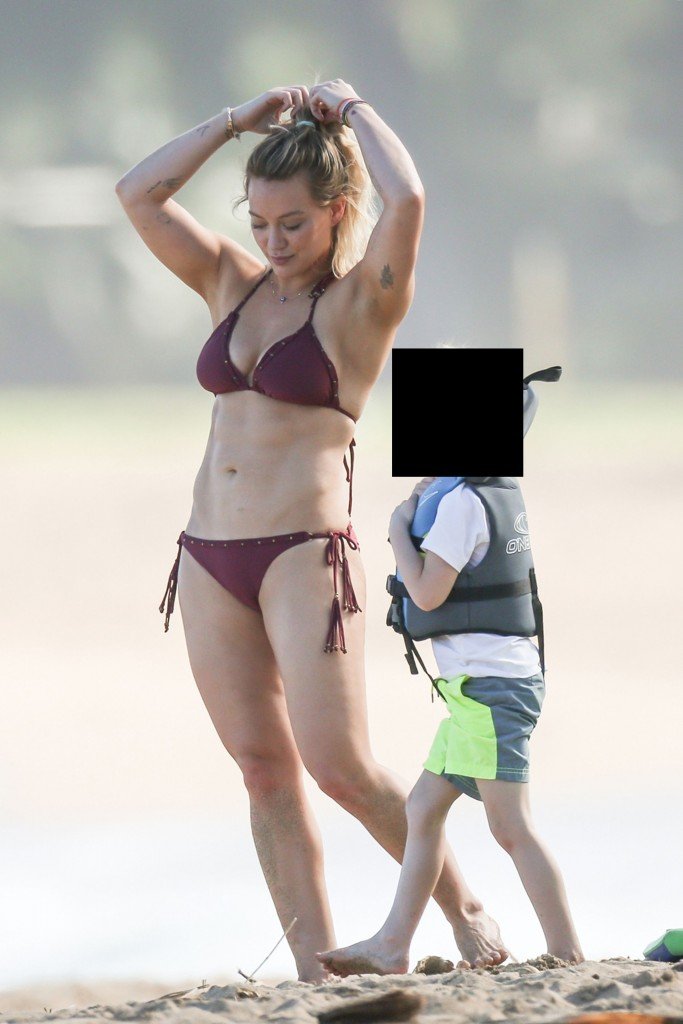 Hilary Duff Sexy thefappening.so 10