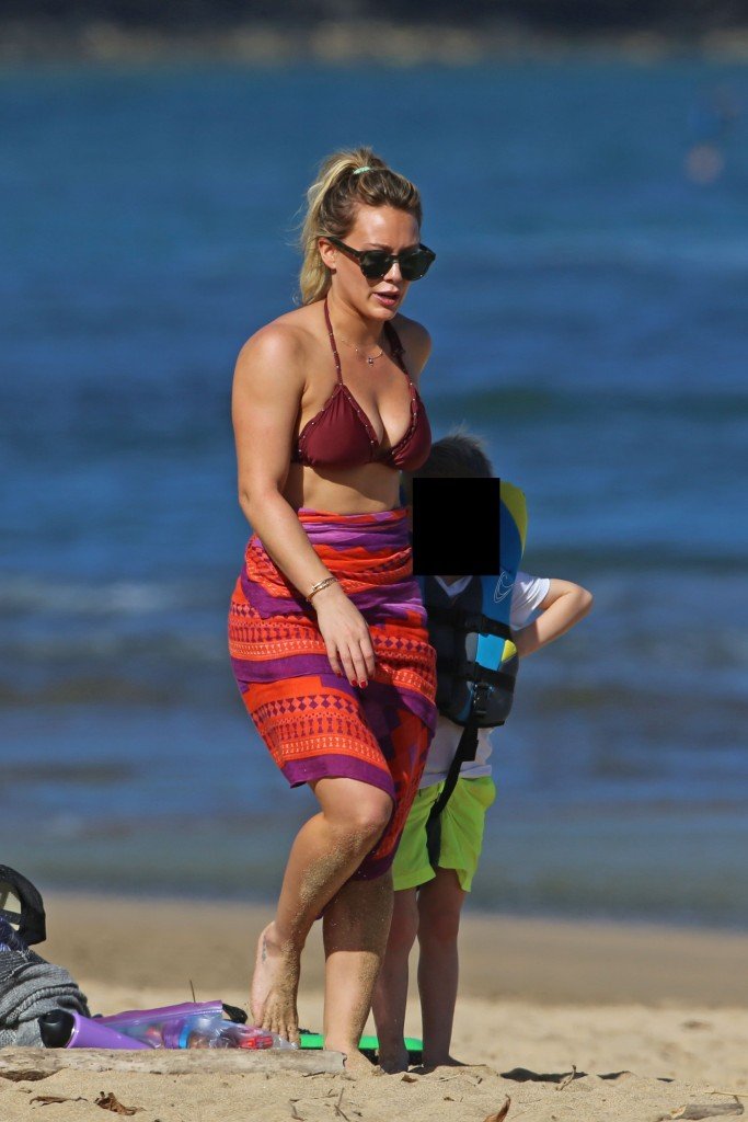 Hilary Duff Sexy thefappening.so 24