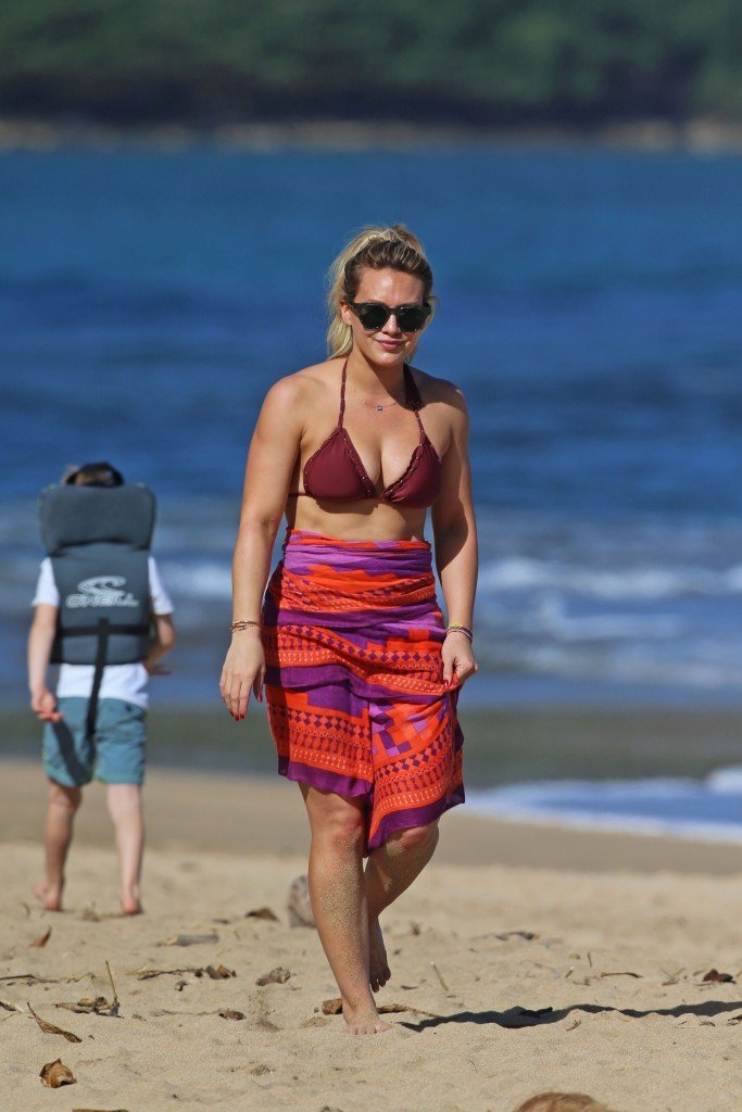 Hilary Duff Sexy thefappening.so 28