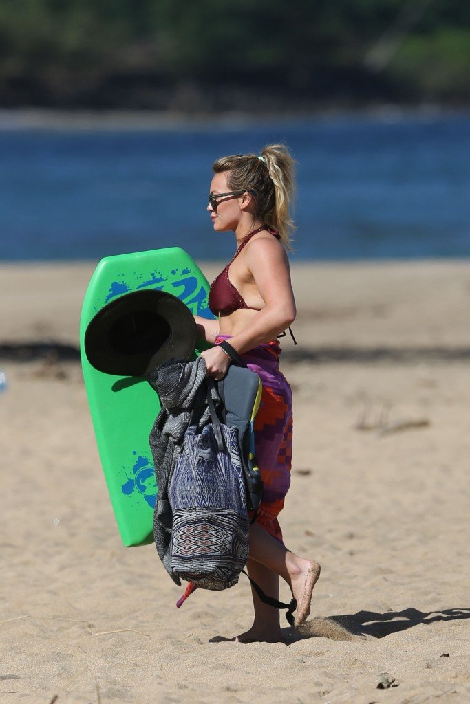 Hilary Duff Sexy thefappening.so 30