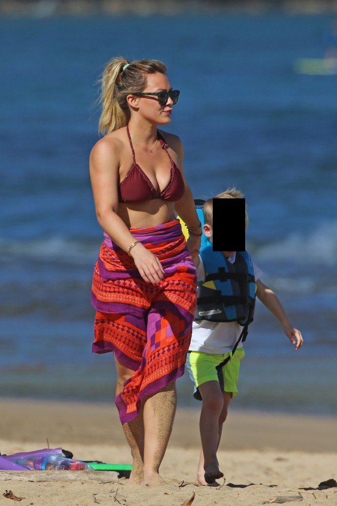 Hilary Duff Sexy thefappening.so 31
