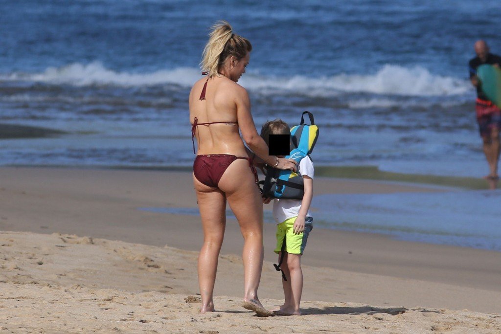 Hilary Duff Sexy thefappening.so 34