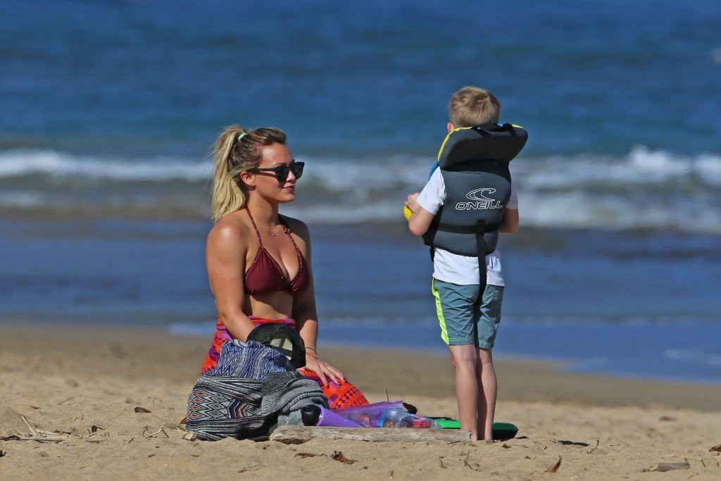 Hilary Duff Sexy thefappening.so 52