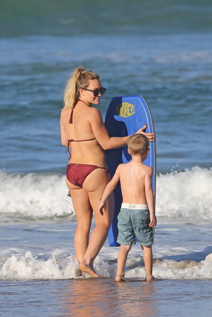 Hilary Duff Sexy thefappening.so 72