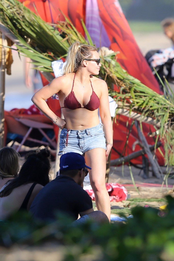 Hilary Duff Sexy thefappening.so 86