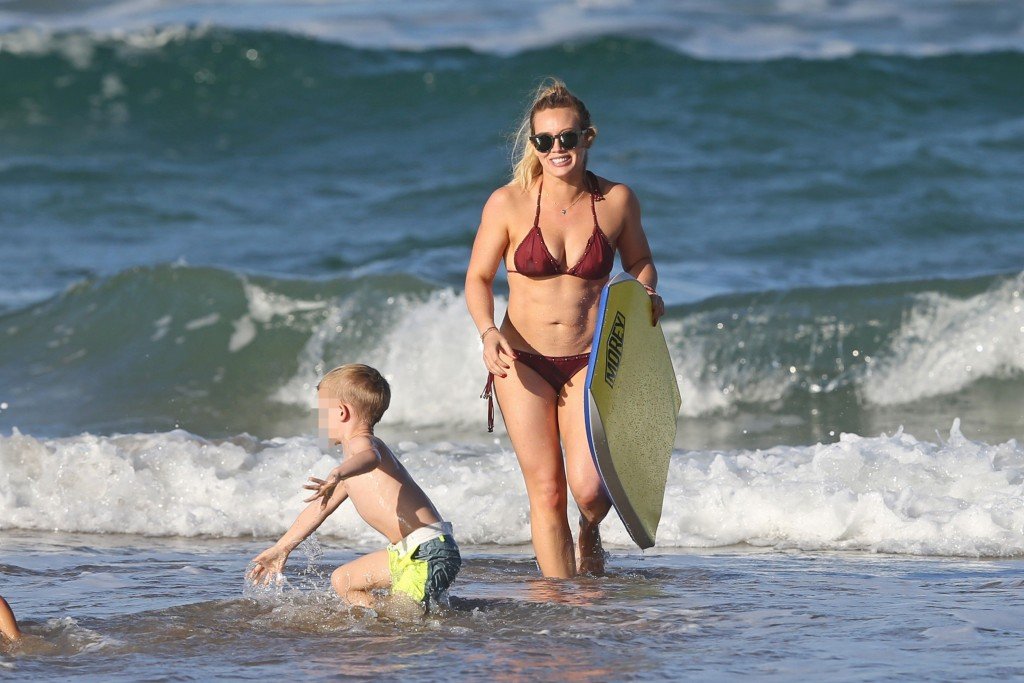 Hilary Duff Sexy thefappening.so 94