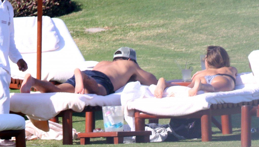 Jessica Alba Sexy 1 thefappening.so