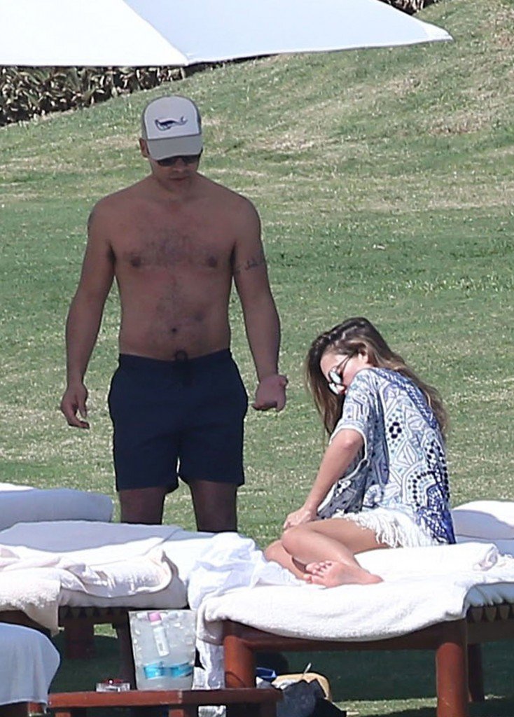 Jessica Alba Sexy 40 thefappening.so