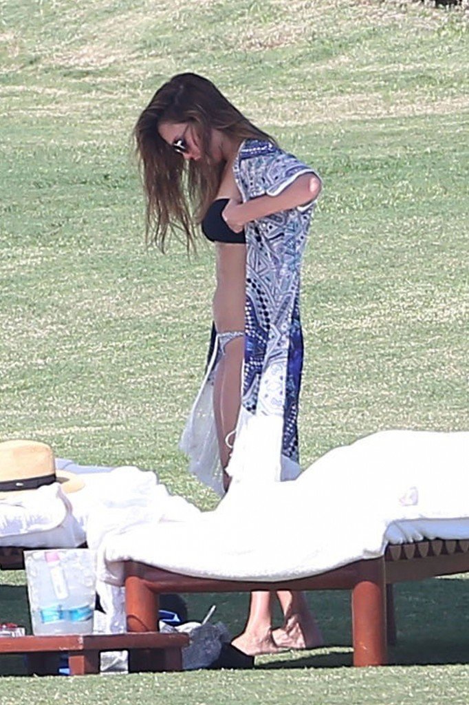 Jessica Alba Sexy 49 thefappening.so