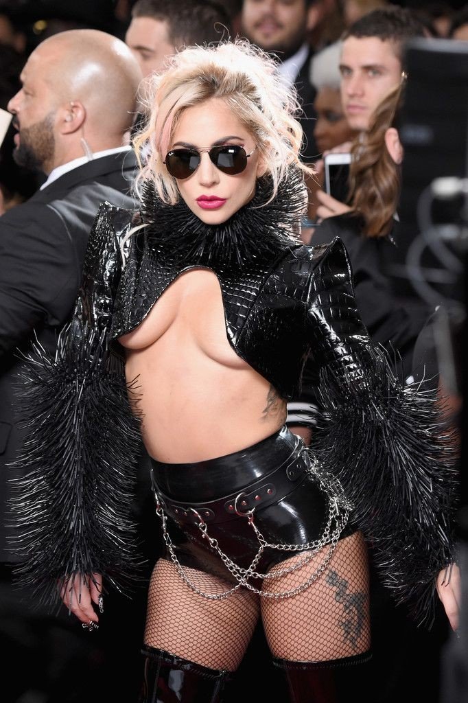 Lady Gaga Underboob 19