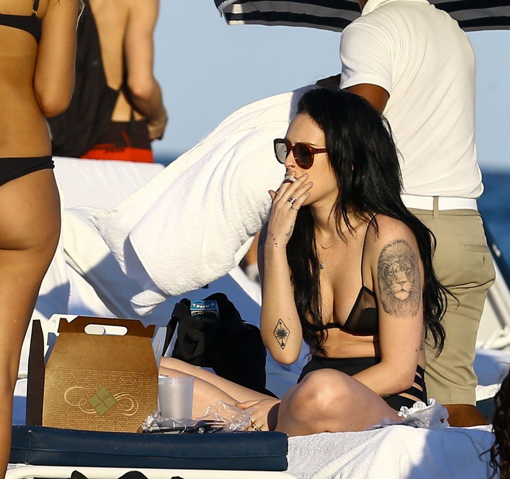Rumer Willis Sexy 15 thefappening.so