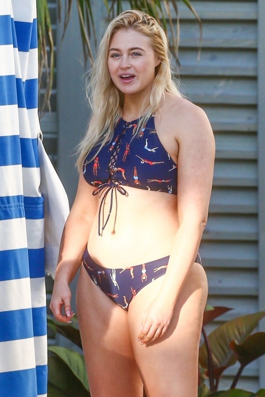 Iskra Lawrence Sexy